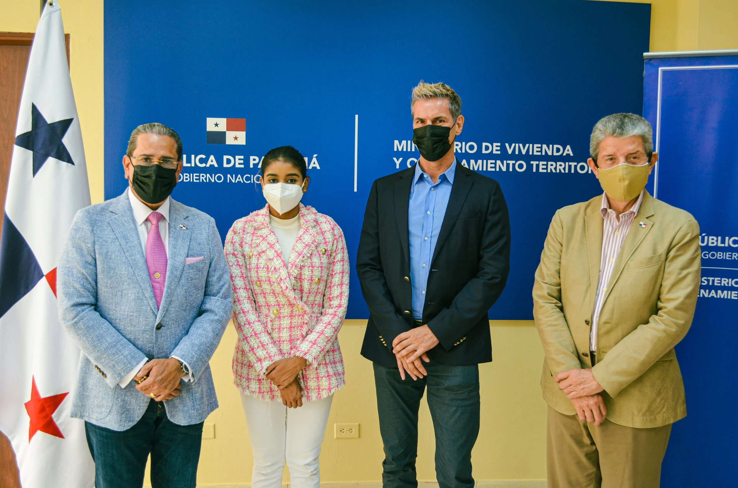 Empresa Privada y el MIVIOT se unen para promover el Fondo Solidario de Vivienda