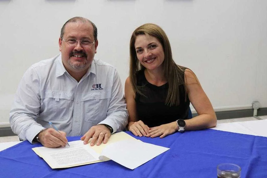 Disfruta de beneficios exclusivos en Encuentra24 como agente afiliado a la CCCBR.